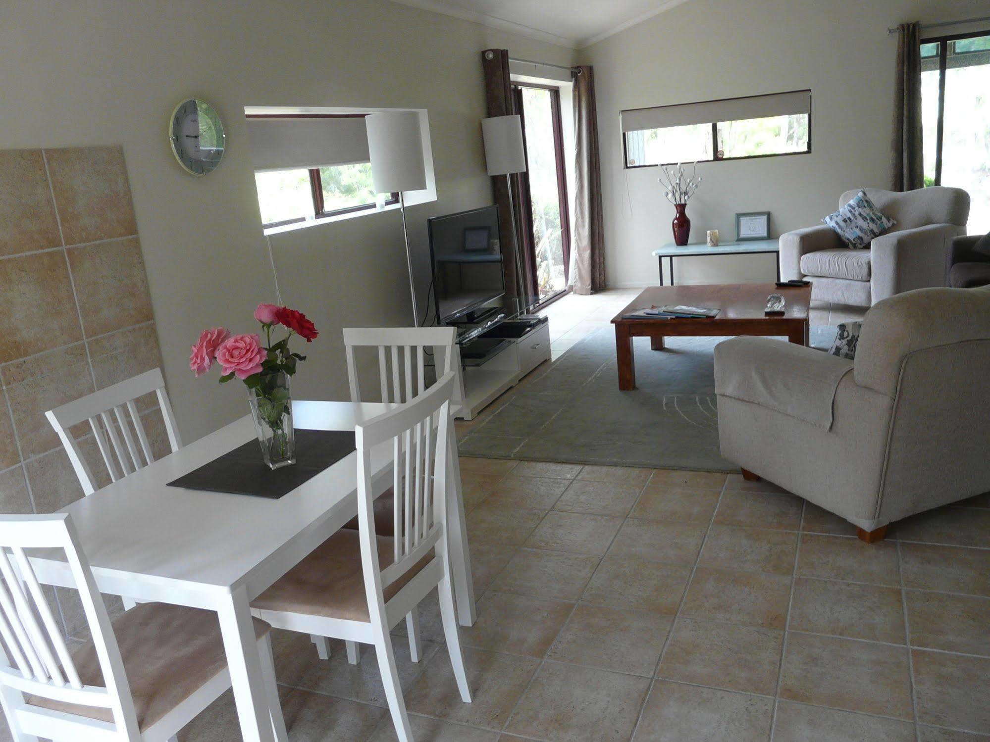 Granite Gardens Cottages & Lake Retreat Stanthorpe Exteriör bild